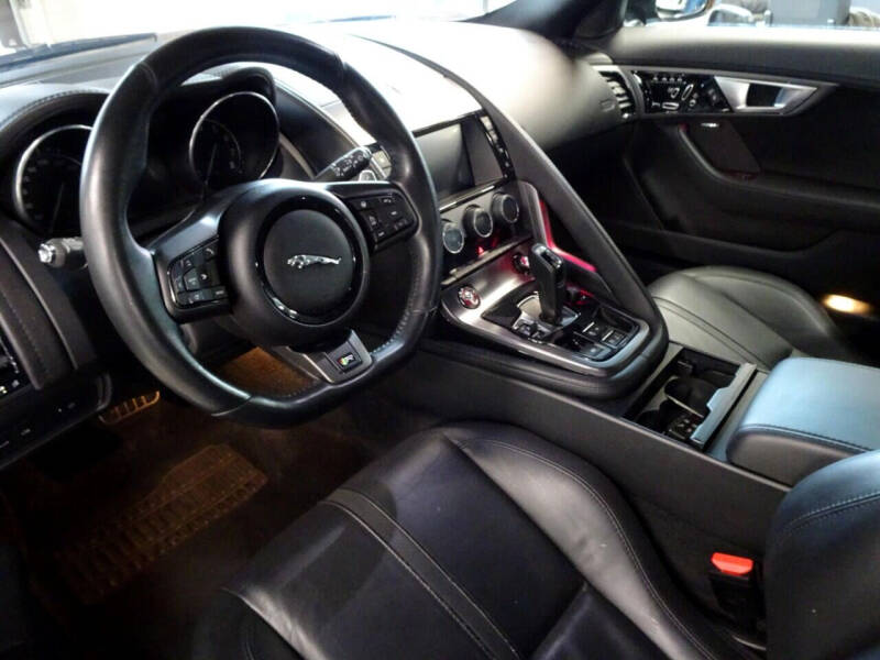 2017 Jaguar F-TYPE R