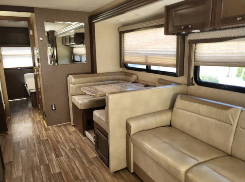 2018 Thor Motor Coach Ace 30.3