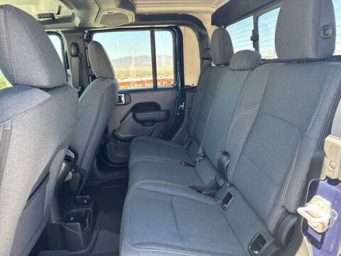 2025 Jeep Gladiator Willys