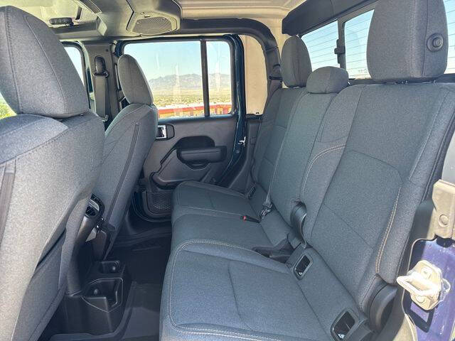 2025 Jeep Gladiator Willys