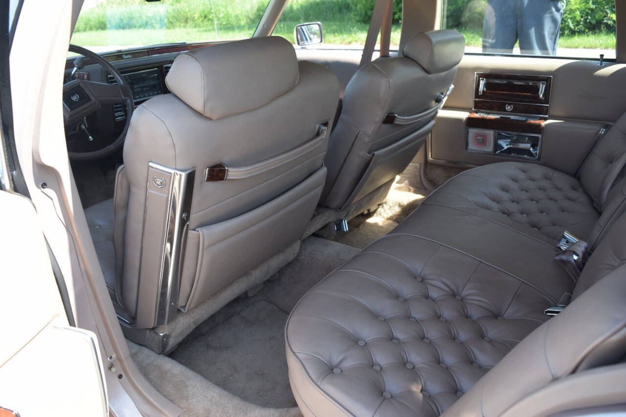 1991 Cadillac Brougham 120
