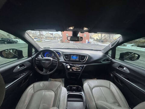 2019 Chrysler Pacifica Touring Plus