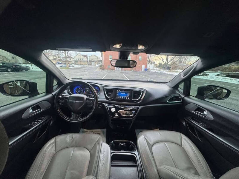 2019 Chrysler Pacifica Touring Plus