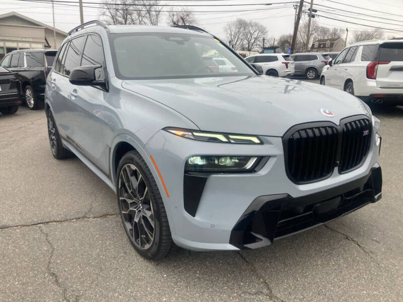 2023 BMW X7 M60i