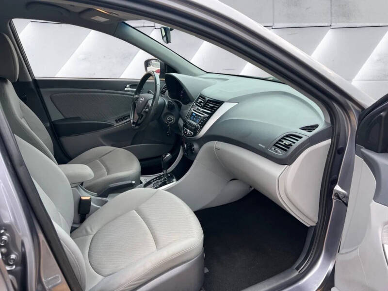 2016 Hyundai Accent SE