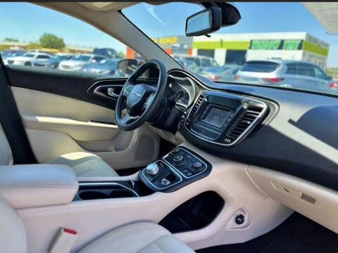 2016 Chrysler 200 Limited