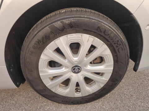 2019 Toyota Prius LE