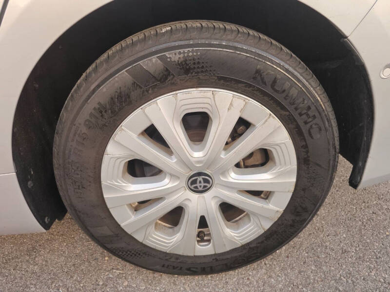 2019 Toyota Prius LE