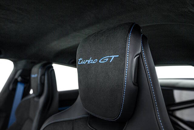 2025 Porsche Taycan Turbo GT w/ Weissach Package