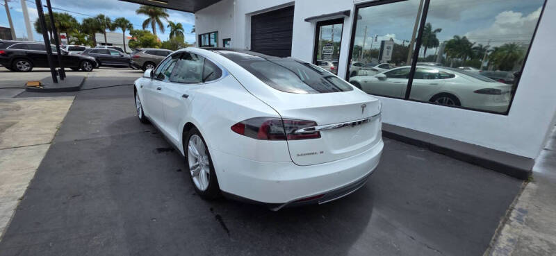 2014 Tesla Model S