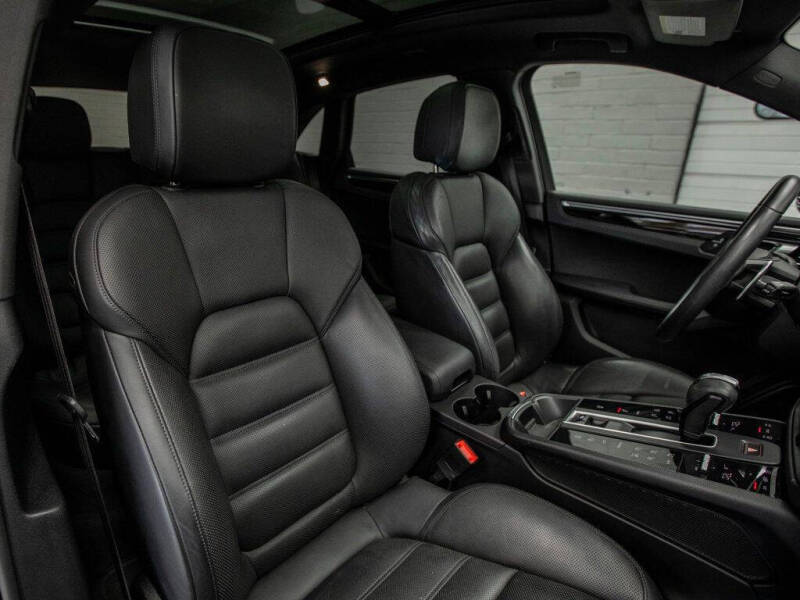 2022 Porsche Macan S