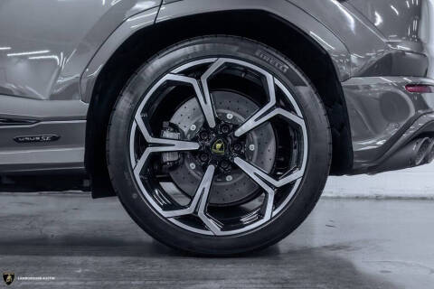 2025 Lamborghini Urus SE