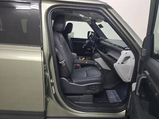 2024 Land Rover Defender 110 P300 S