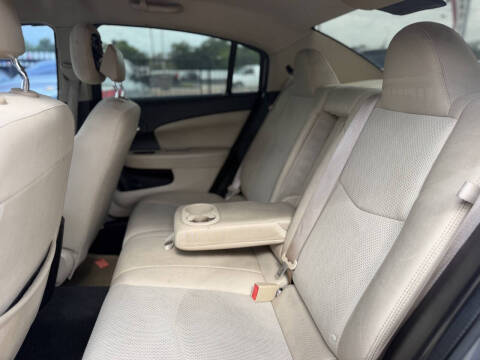 2013 Chrysler 200 LX