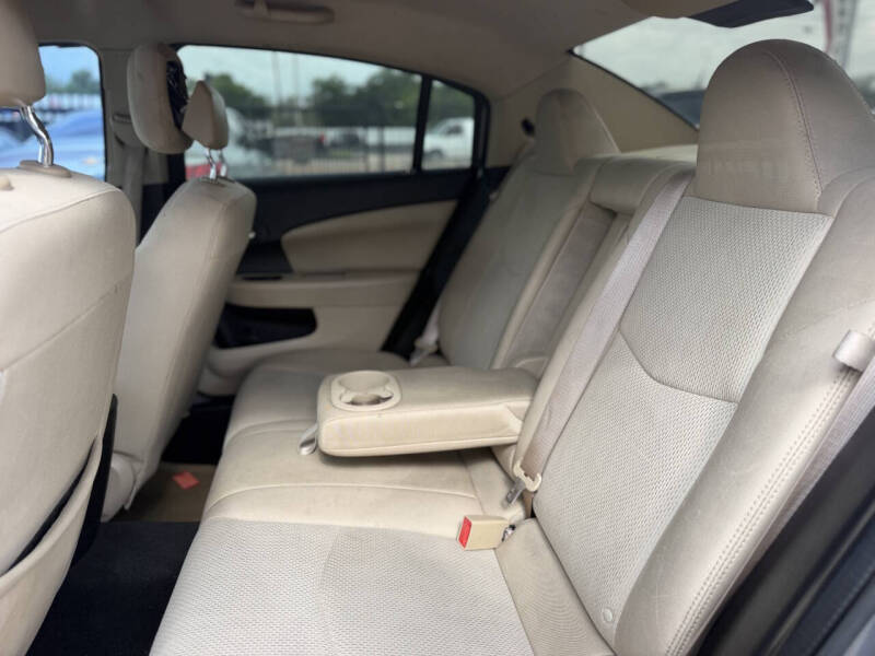 2013 Chrysler 200 LX