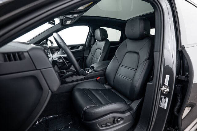 2025 Porsche Cayenne Coupe