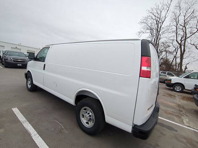 2025 Chevrolet Express 2500