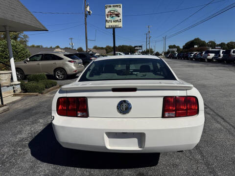 2007 Ford Mustang V6 Deluxe