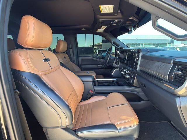 2023 Ford F-450 Super Duty Platinum