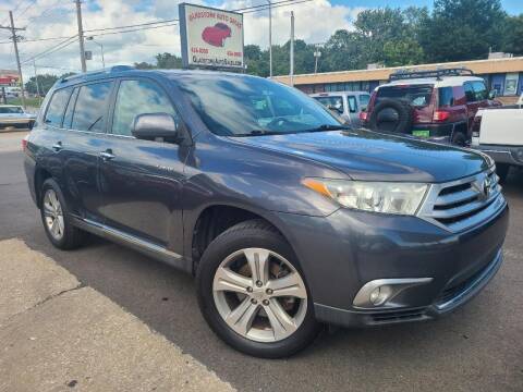 2012 Toyota Highlander for sale at GLADSTONE AUTO SALES    GUARANTEED CREDIT APPROVAL in Gladstone MO
