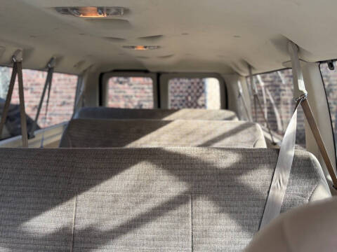 2004 Ford E-Series E-350 SD XL