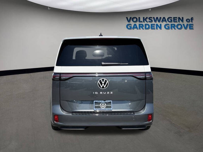 2025 Volkswagen ID. Buzz Pro S Plus