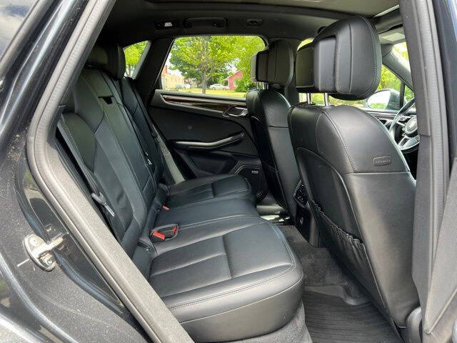 PorscheMacan19