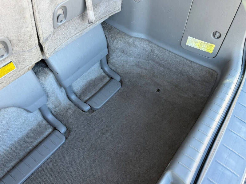 2005 Toyota Sienna LE 7 Passenger
