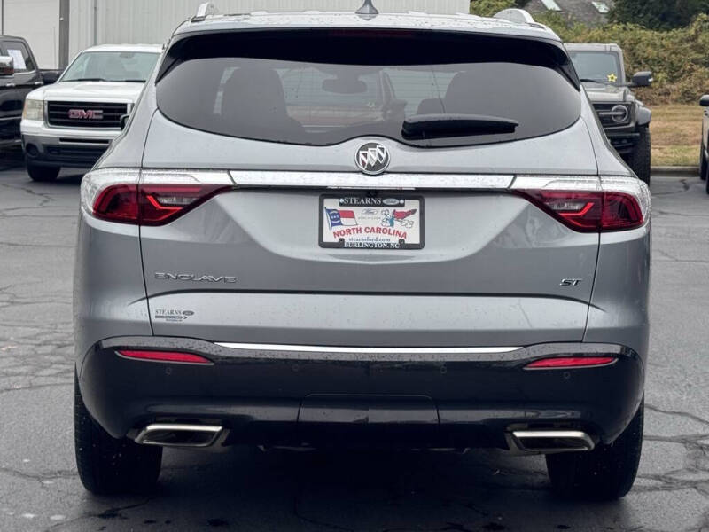 2023 Buick Enclave Essence