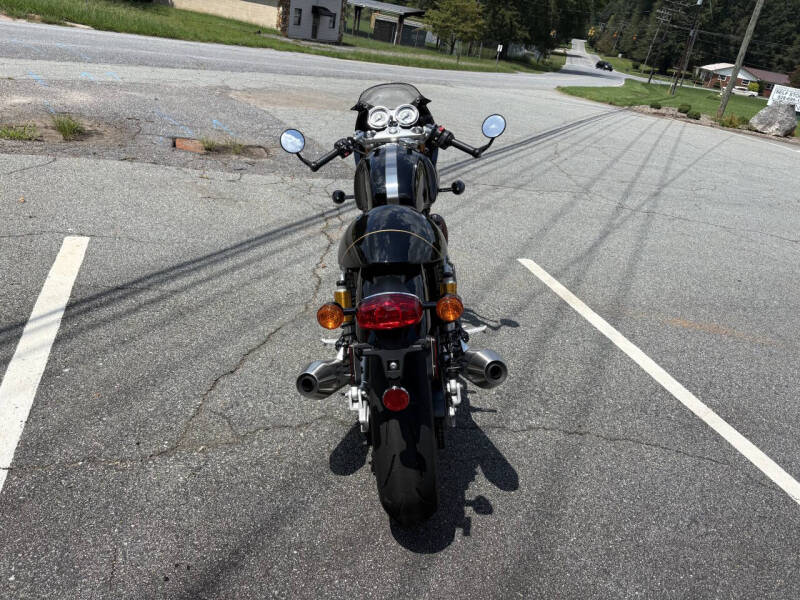 2024 Triumph Thruxton