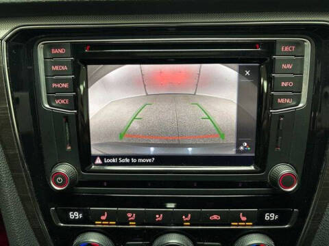 2016 Volkswagen Passat 1.8T SEL Premium