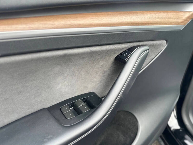 2025 Tesla Model Y Long Range