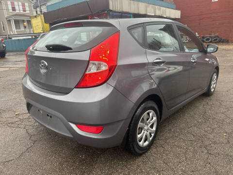 2013 Hyundai Accent GS