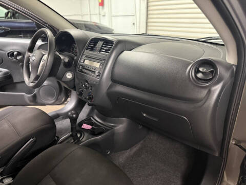 2015 Nissan Versa 1.6 S