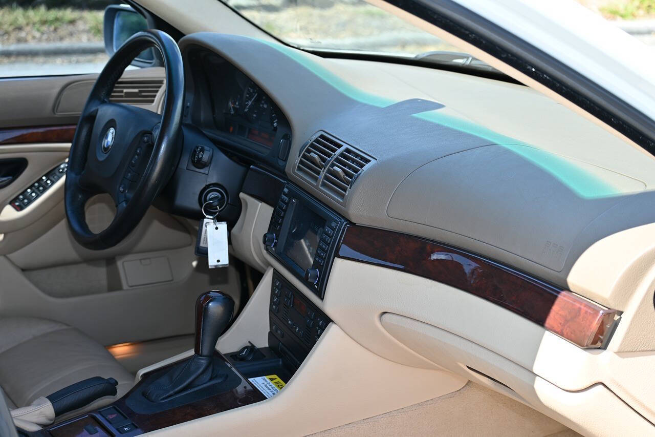 2003 BMW 5 Series 32