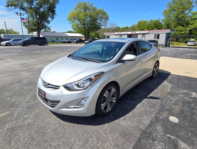 2015 Hyundai ELANTRA for sale at Midwest Auto Loans in Davenport, IA