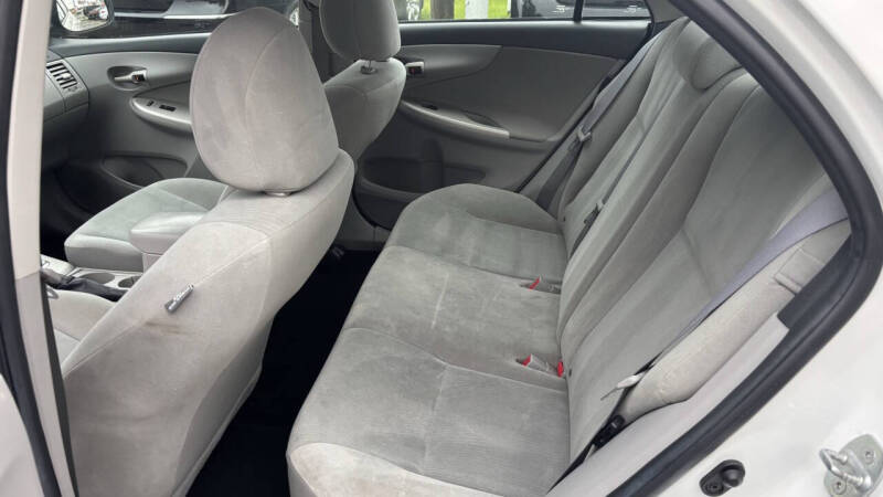 2011 Toyota Corolla LE
