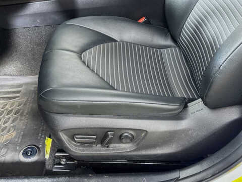 2022 Toyota Camry Hybrid SE Nightshade