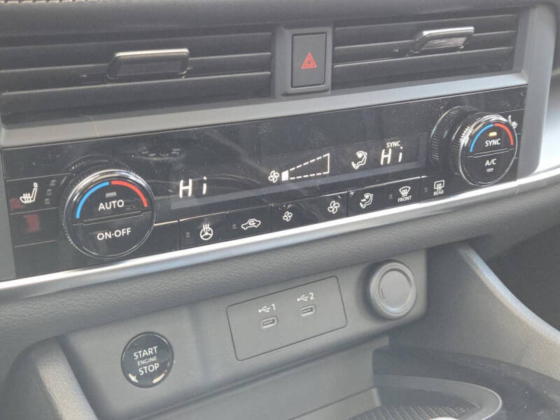 2026 Nissan Rogue SV