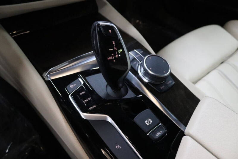 2019 BMW 5 Series 540i