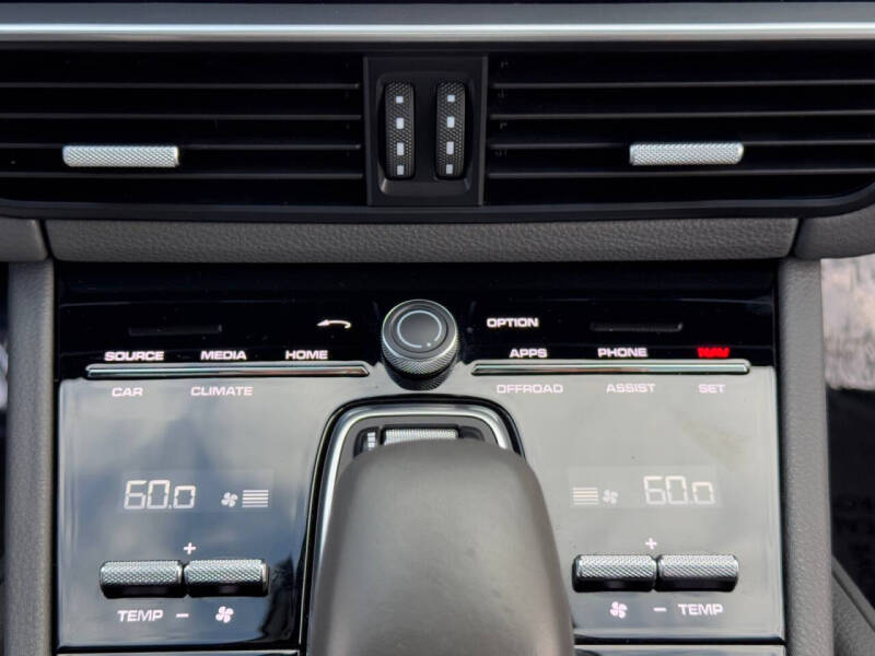 2023 Porsche Cayenne E-Hybrid Coupe