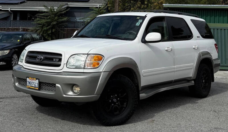 2004 Toyota Sequoia SR5