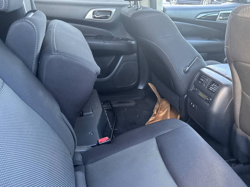 2019 Nissan Pathfinder SV