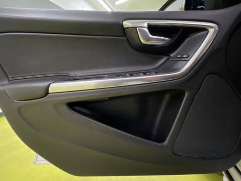 2018 Volvo V60 Cross Country T5 Premier