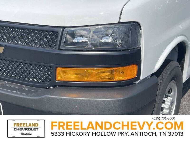 2025 Chevrolet Express 3500