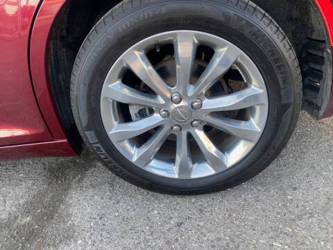 2021 Chrysler 300 Touring L