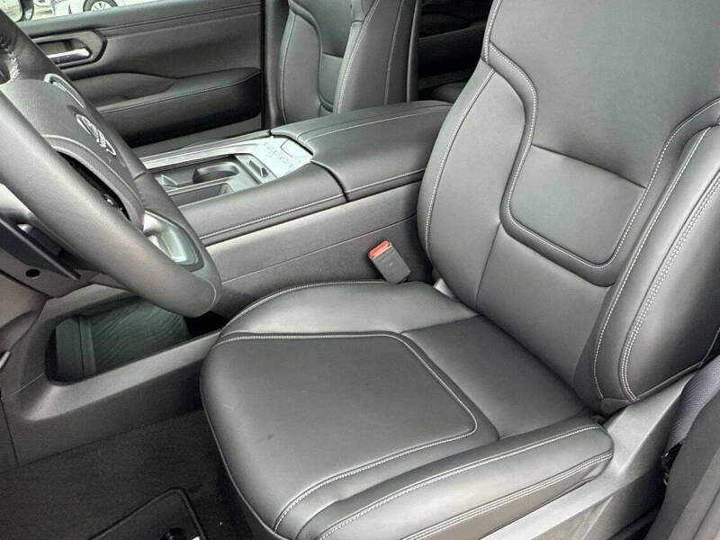 2026 Nissan Armada SV