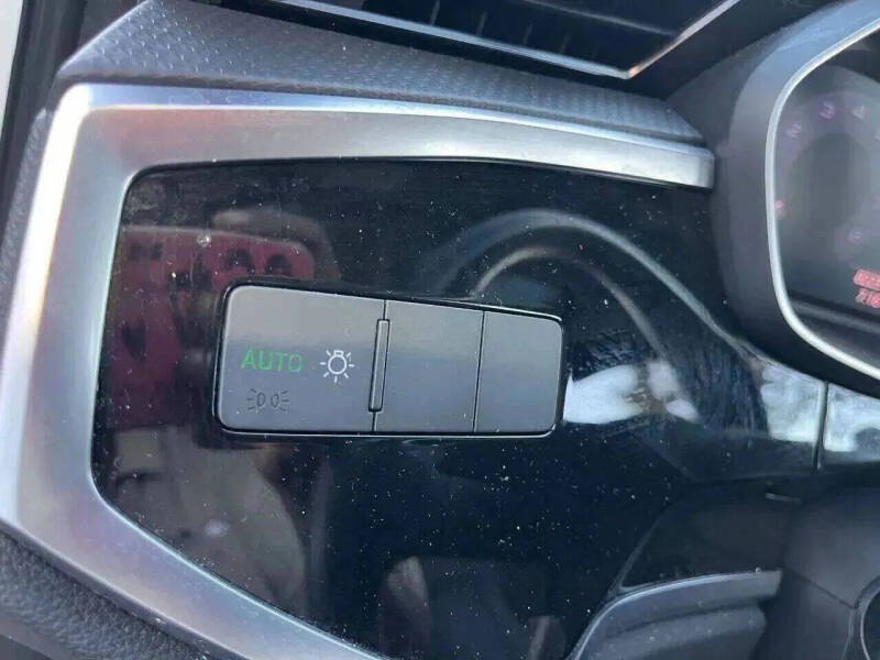 2019 Audi Q3 quattro Premium 45 TFSI