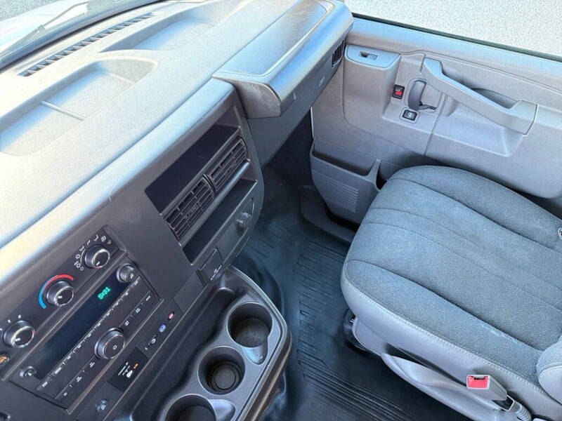 2024 GMC Savana 2500
