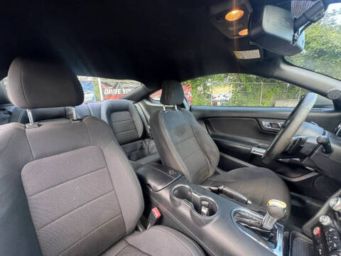 2015 Ford Mustang V6